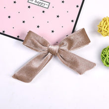 Load image into Gallery viewer, Velvet Bows