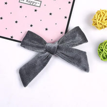 Load image into Gallery viewer, Velvet Bows