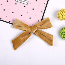 Load image into Gallery viewer, Velvet Bows