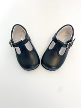 Load image into Gallery viewer, Leather Scalloped Shoes

