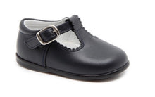 Load image into Gallery viewer, Leather Scalloped Shoes
